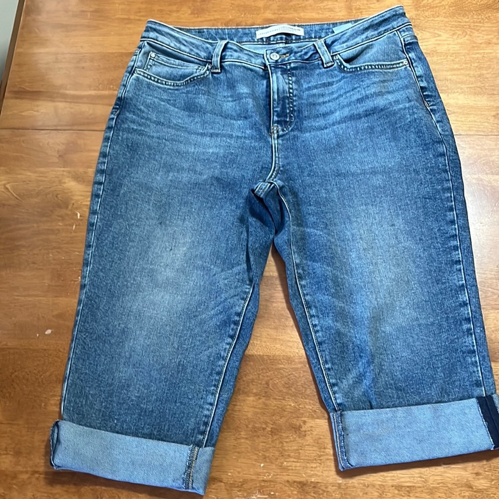 NWOT • Denver Hayes Denim Capris